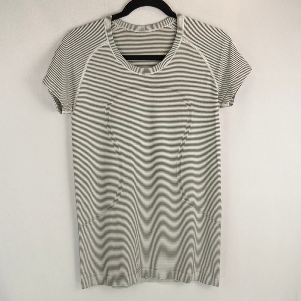 Lululemon Run: Swiftly Tech Short Sleeve *Stripe Size 10